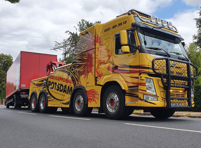 /Odtah%20nákladních%20vozidel